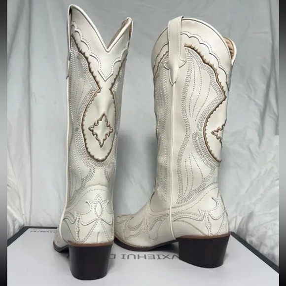 NWT Women’s Cowboy Boots - Picture 2 of 7